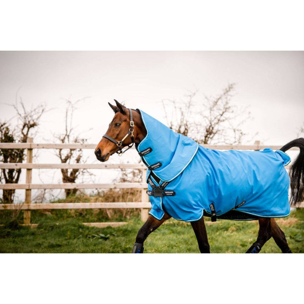 Amigo Hero 900 Plus Turnout Med 200g Daphne Blue/Zwart/Wit