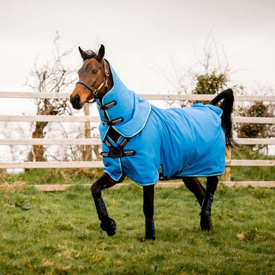 Amigo Hero 900 Plus Turnout Med 200g Daphne Blue/Zwart/Wit